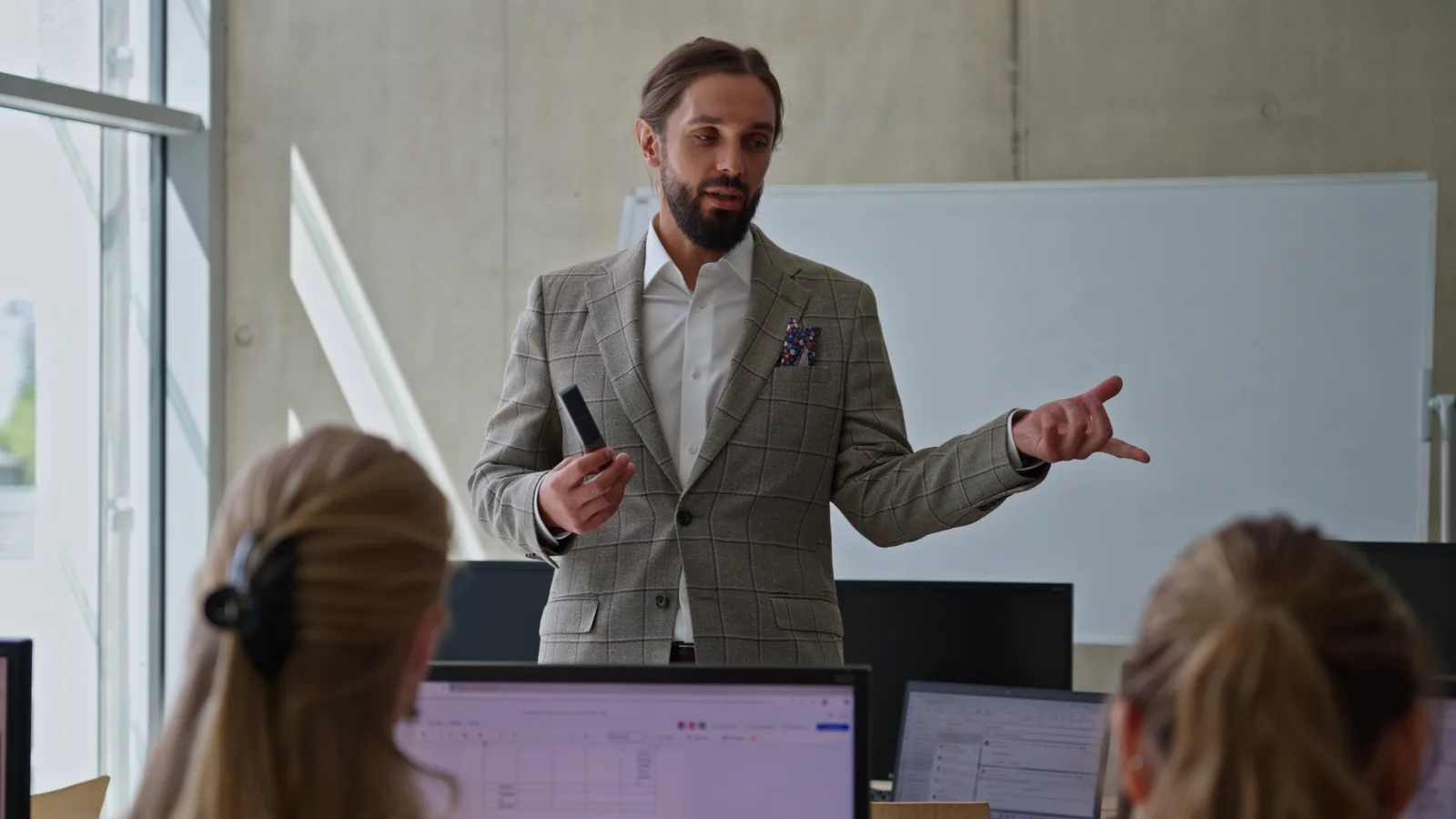Wojciech Patelka prowadzi warsztat Automatyzacja w marketingu na UEP